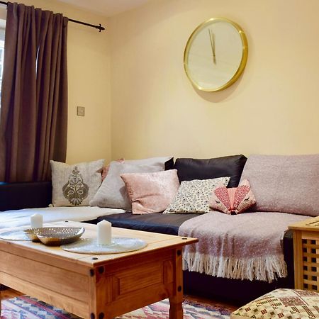 Stylish And Homely 4 Bedroom Home In East 伦敦 外观 照片